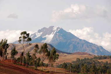 Cordillera Huayhuash, Peru, Güney Amerika 'daki güzel dağ manzaraları