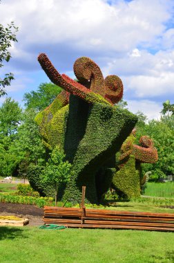 MONTREAL, Kanada - 15 Mayıs 2013: Sheppard Mozaik. Montreal 2013 'teki Mosaicultures Internationales için yarım milyon ziyaretçi. Etkinlik Montreal Botanik Bahçesi 'nde gerçekleşecek.