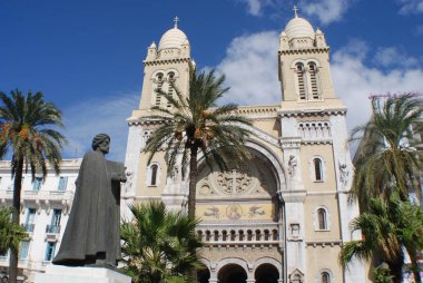 TUNIS TUNISIA - 10 12 2007: St. Vincent de Paul Katedrali hayırseverliğin koruyucu azizi Saint Vincent de Paul 'e adanmıştır..