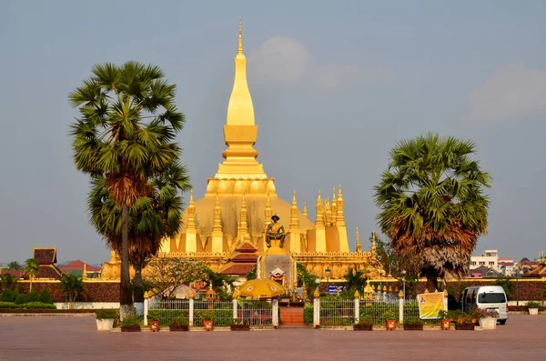 Buddhism Golden Pagoda Wat Pha Luang Thatluang Templo Vientian Laos —  Fotos de Stock
