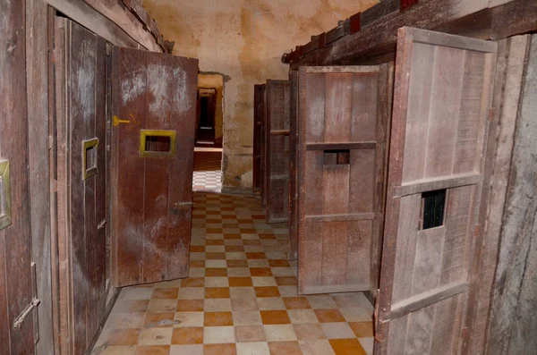 크메르 고등학교 세포들은 고문과 센터로 바뀌었다 000 명중에서 명만이 살아남았다 — 스톡 사진