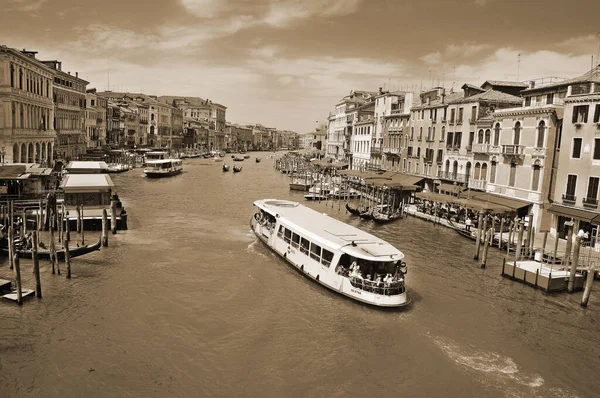 Venezia Giugno Turisti Visitano Canal Grande Giugno 2011 Venezia Più — Foto Stock