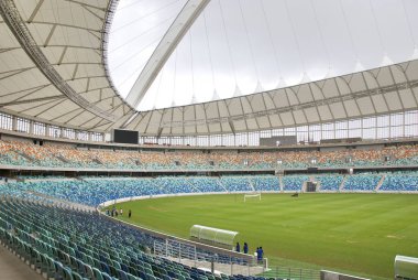 26 Kasım 2009 'da Durban, Güney Afrika' daki Moses Mabhida Stadyumu 'nda. 2010 FIFA Dünya Kupası 'nın ev sahibi stadyumlarından biridir..