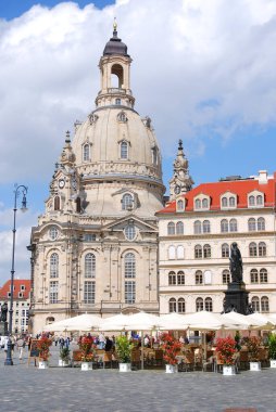 Dresden Frauenkirche (Almanca: Dresdner Frauenkirche, tam anlamıyla Our Lady Kilisesi), Almanya 'nın doğusunda, Dresden şehrinde bulunan bir Lüterci kilisesidir..