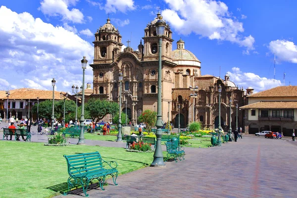 クスコ ペルー 11月25日 イグレシア コンパナ イエス イエズス会教会 2008年11月25日クスコ ペルー16世紀に始まった教会は 1650年の地震によってほぼ完全に破壊されました — ストック写真