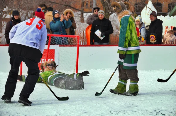 Люди Играют Хоккей Канаде — стоковое фото