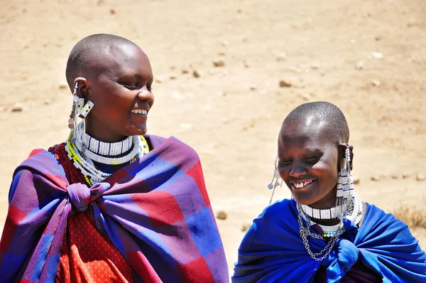 Tansanien November Massai Frauen Mit Ihren Ornamenten Frauen Rasieren Ihre — Stockfoto