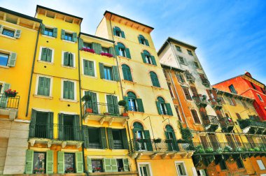 Piazza delle Erbe, İtalya 'nın kuzeyindeki Verona kentinde bir meydandır. Bir zamanlar Roma İmparatorluğu zamanında kasabanın forumuydu..