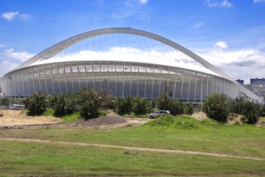 26 Kasım 2009 'da Durban, Güney Afrika' da Moses Mabhida stadyumu. 2010 FIFA Dünya Kupası 'nın ev sahibi stadyumlarından biridir..