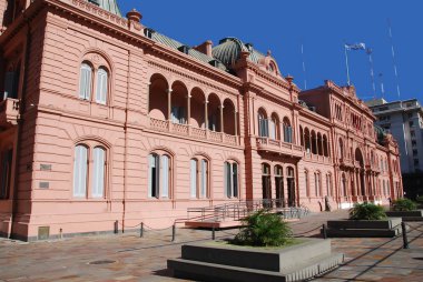 BUENOS ARGENTINA - 25 Kasım 2011: Casa Rosada (pembe ev) Buenos Aires Argentine. La Casa Rosada, 25 Kasım 2011 tarihinde Arjantin hükümetinin yürütme kolunun resmi koltuğudur..
