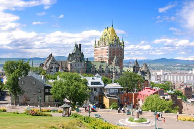 QUEBEC CITY, CANADA - 27 AĞUSTOS: Eski Quebec 'teki Levis Chateau Frontenac' tan, 27 Ağustos 2014 'te Quebec, Kanada' da UNESCO 'nun dünya mirası