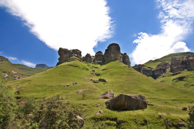 Lesotho, resmi olarak Lesotho Krallığı, Güney Afrika Cumhuriyeti ile çevrili denize kıyısı olmayan bir ülkedir.
