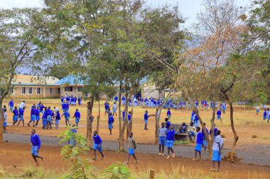BÜYÜK ARGENTINA - 22 Mayıs 1994 'te Kolombiyalı sanatçı Fernando Btero tarafından tasarlanan Torso Masculino Desnudo (Çıplak Erkek Gövdesi) Parque Thays' te hizmete girdi. 22 Kasım 2011 'de Buenos Aires Arjantin