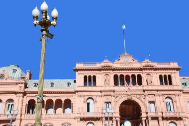 BUENOS ARGENTINA - 25 Kasım 2011: Casa Rosada (pembe ev) Buenos Aires Argentine. La Casa Rosada, 25 Kasım 2011 tarihinde Arjantin hükümetinin yürütme kolunun resmi koltuğudur..