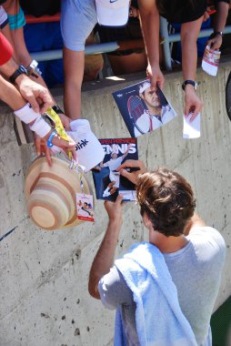 5 Ağustos 2009 'da Montreal, Kanada' da Roger Federerl ve Montreal Rogers Cup taraftarları. Roger Federer, 237 haftalık rekorunu kırmış İsviçreli profesyonel tenis oyuncusu.