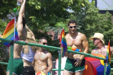 MONTREAL - 11 AĞUSTOS: Montreal Onur Festivali için 13 Ağustos 2008, Montreal, Quebec, Kanada. Bu etkinliğin içermesi, eğitmesi ve eğlendirmesi...