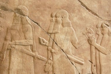 İştar Kapısı ve Geçiş Yolu, Babylon, Pergamon Müzesi (Almanca: Pergamonmuseum) Almanya 'nın Berlin kentindeki Müze Adası' nda yer almaktadır.