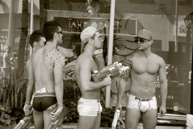 Montreal - 13 Ağustos 2011, Montral, Quebec, Kanada, Montreal Onur Kutlamaları Toplum Günü 'ne katılan katılımcı. Bu etkinliğin içermesi, eğitmesi ve eğlendirmesi... 