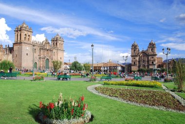 CUSCO PERU - NOV. 25 Kasım 2008 'de Cusco Peru Binası' nda Santo Domingo Katedrali inşaatın başlamasından yaklaşık yüz yıl sonra, 1654 'te tamamlandı..