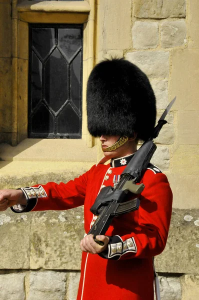 London England Juni Queen Guard Tower London Juni 2012 Die — Stockfoto