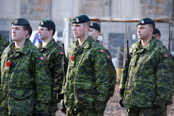 Montreal Canada Novembre Soldati Canadesi Uniforme Giornata Della Memoria Del — Foto Stock