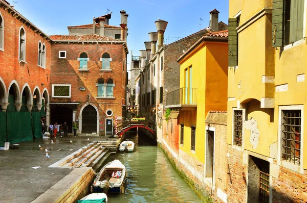 Venice Itália Junho Turistas Que Viajam Gôndola Ônibus Aquático Vaporetto — Fotografia de Stock