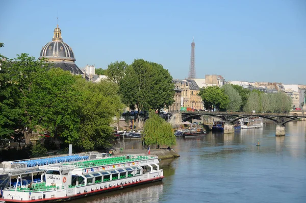 Τυπικό Τοπίο Στην Πλευρά Του Ποταμού Σηκουάνα Παρίσι Γαλλία — Φωτογραφία Αρχείου