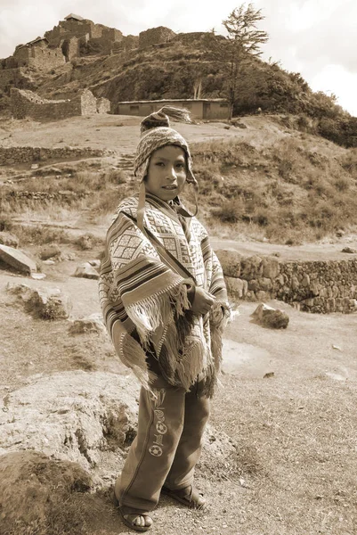 Cusco Perú Noviembre Retrato Niño Identificado Con Ropa Tradicional Noviembre —  Fotos de Stock