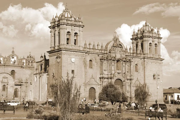 クスコペルー 11月25日 サントドミンゴ大聖堂は クスコのローマカトリック大司教区の母教会です 2008年11月25日ペルーのクスコで — ストック写真