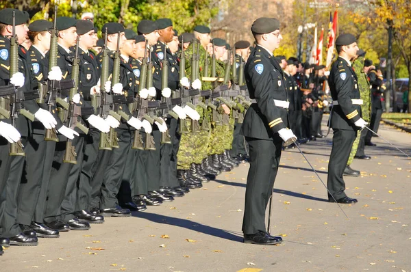 Montreal Kanada November Kanadische Soldaten Uniform Anlässlich Des Gedenktages November — Stockfoto