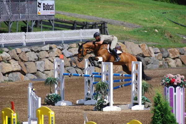 Bromont Canadá Julio Jinete Desconocido Caballo Durante 2012 Bromont Internacional —  Fotos de Stock