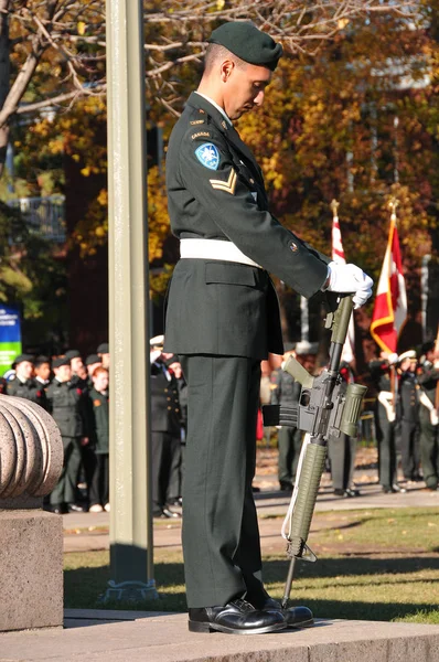 Montreal Canada November Kanadai Katonák Egyenruhában 2011 November Emléknapra Montrealban — Stock Fotó