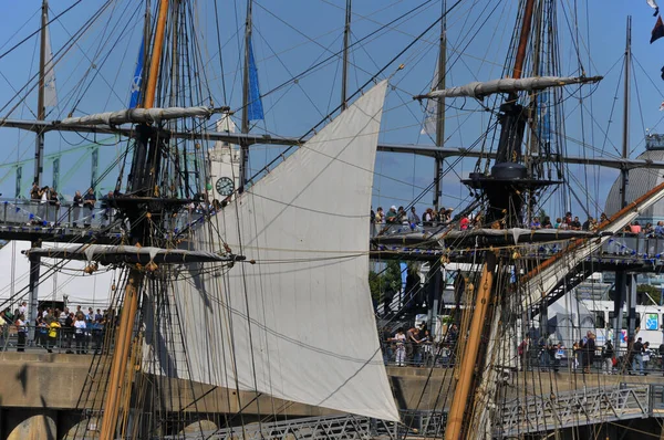 Para Segunda Edición Tall Ships Quays Seis Barcos Altura Esperan —  Fotos de Stock