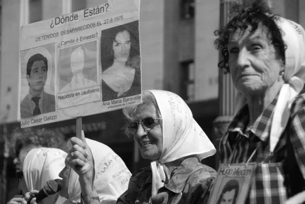 Buenos Aires Argentine Nov Une Femme Non Identifiée Marche Buenos — Photo