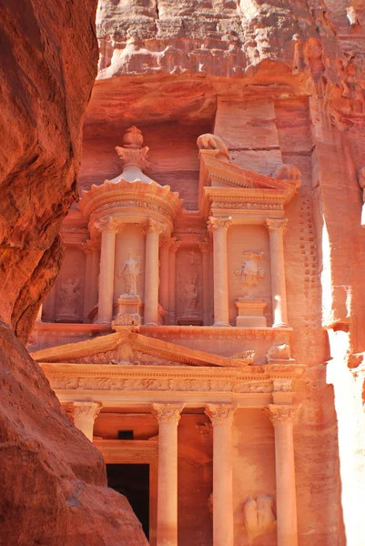 Deir Deir Mosteiro Edifício Monumental Esculpido Rocha Antiga Cidade Jordaniana — Fotografia de Stock