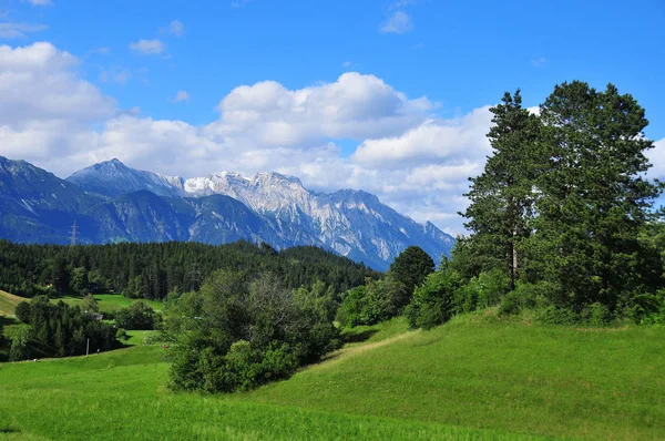 Ένα Καλοκαιρινό Αυστριακό Αλπικό Τοπίο Κοντά Στο Ίνσμπρουκ Αυστρία — Φωτογραφία Αρχείου