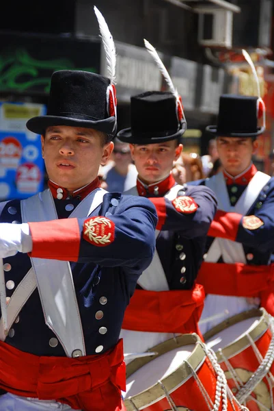 Buenos Areas Argentina Noviembre Desfile Jóvenes Identificados Disfrazados Soldado Para — Foto de Stock