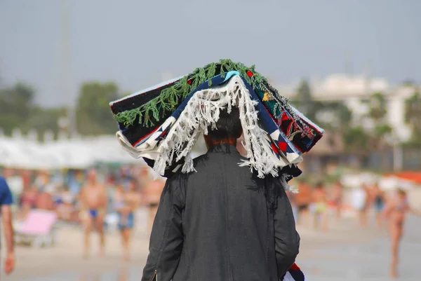 Pessoa Que Caminha Costa Marítima Tunísia — Fotografia de Stock
