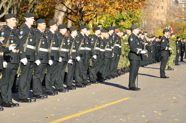 Montreal Canada Novembre Soldati Canadesi Uniforme Giornata Della Memoria Del — Foto Stock