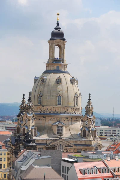 Dresden Germany May Tourist Front Dresden Frauenkirche May 2010 Dresden — Stock Photo, Image
