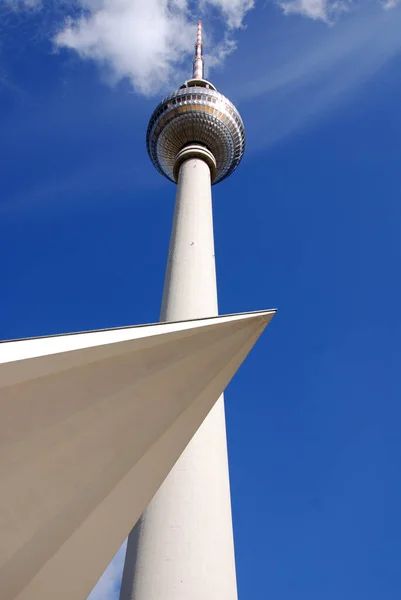 Berlin Γερμανια Μαΐου Fernsehturm Πύργος Τηλεόρασης Που Βρίσκεται Στην Alexanderplatz — Φωτογραφία Αρχείου