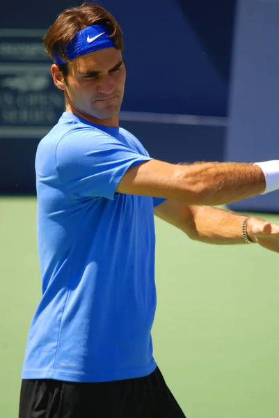 Monreal 8月5日 カナダのモントリオールで2011年8月5日にモントリオールロジャースカップの裁判所にロジャー フェデラー ロジャー フェデラー Roger Federer スイスのプロテニス選手で 記録237週間で1位を獲得した — ストック写真