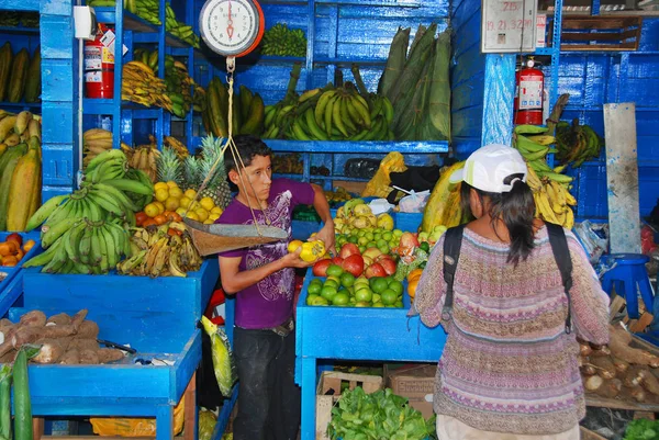 Puerto Maldonado Perou Novembre Vendeur Péruvien Légumes Sur Marché Novembre — Photo