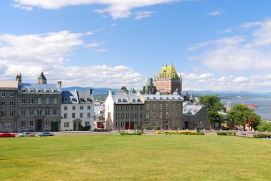 QUEBEC CITY, CANADA - 27 AĞUSTOS: Eski Quebec 'teki Levis Chateau Frontenac' tan, 27 Ağustos 2014 'te Quebec, Kanada' da UNESCO 'nun dünya mirası