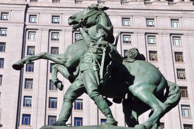 Montreal Boer Savaşı Anıtı 'nın bir parçası olarak Montreal şehir merkezindeki Dorchester Meydanı' nda binicilik heykeli bulunmaktadır. 10 Temmuz 2010 'da