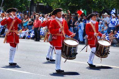 MONTREAL CANADA - 06, 24: Quebec 'in Ulusal Bayramını (Fransızca: La Fete nationale du Quebec) kutlayan tanımlanamayan kişiler, her yıl 24 Haziran, Vaftizci Aziz John Günü, 06-24 Montreal