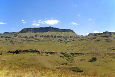 Lesotho, resmi olarak Lesotho Krallığı, Güney Afrika Cumhuriyeti ile çevrili denize kıyısı olmayan bir ülkedir.