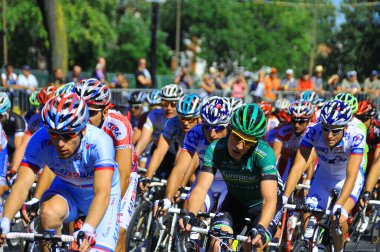 MONTREAL, CANADA - 11 Eylül 2011 'de Montreal' de Montreal Dağı 'nda, UCI bisiklet takviminde tanımlanamayan bir grup bisikletçi faaliyette.