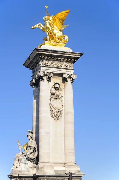 París Estatuas Del Puente Alexandre Iii — Foto de Stock