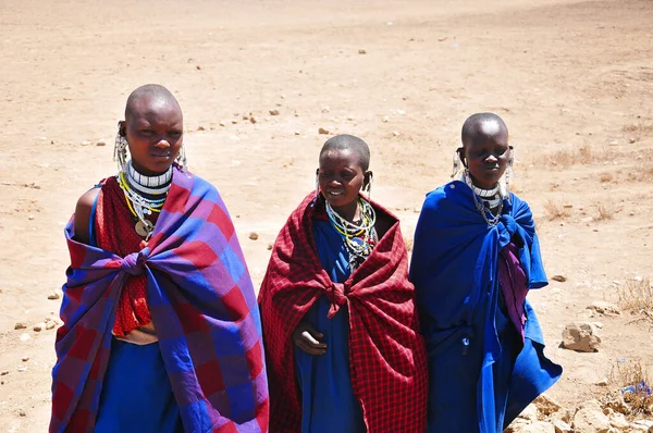 Amboseli Kenia Oct Grupo Mujeres Africanas Identificadas Tribu Masai Preparan — Foto de Stock